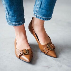 Women's Brown Beast Fashion Selina Pointed Toe Buckle Flats Size 8.5